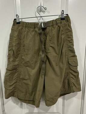 Columbia Sportswear Men's Medium Olive Green Cargo Hiking Shorts with Belt